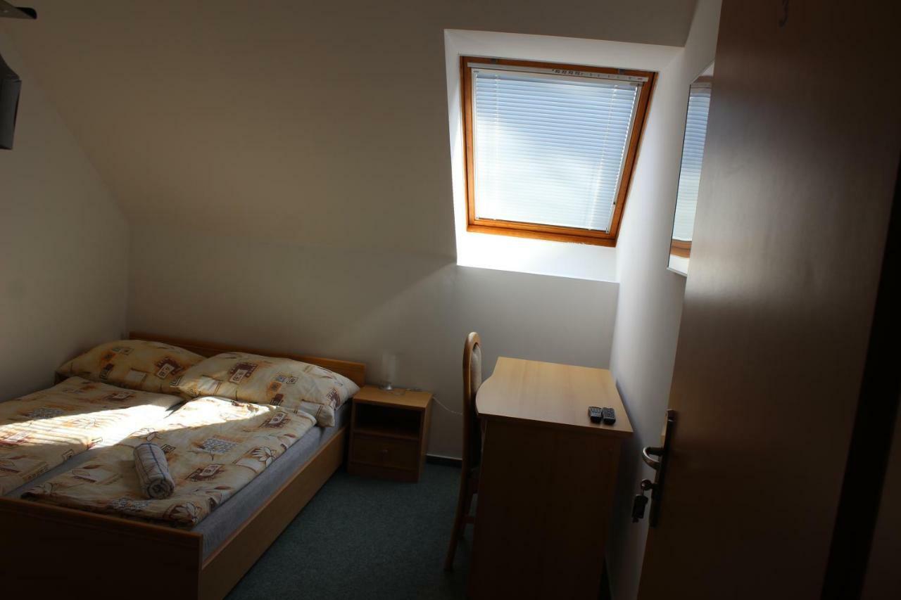 Apartman V Podskali Hluboka nad Vltavou Exterior photo